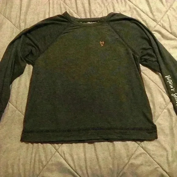 Victoria’s Secret Gray Sweatshirt Open‎ Back - Picture 1 of 7